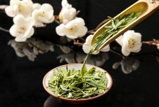 市場(chǎng)競(jìng)爭(zhēng)激烈，茶葉品牌的策劃和推廣顯得尤為重要